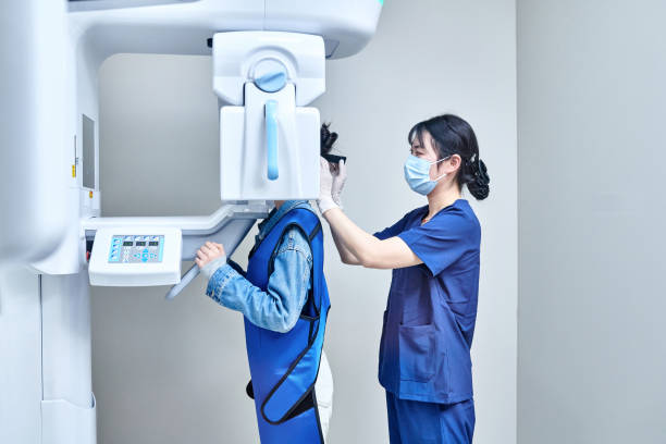 Best Emergency Tooth Extraction in Edcouch, TX